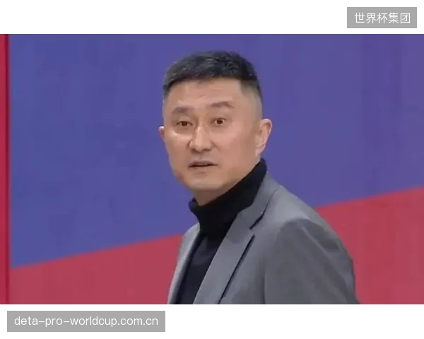 杜锋教练坚持高转换率打法,但球队半场阵地进攻效率不足成季后赛隐患。 杜锋教练坚持高转换率打法,但球队半场阵地进攻效率不足成季后赛隐患。